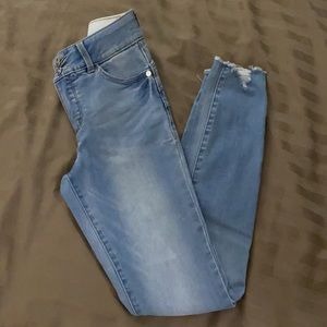 Candies Light Wash Skinny Jeans Sz 0/24 LIKE NEW